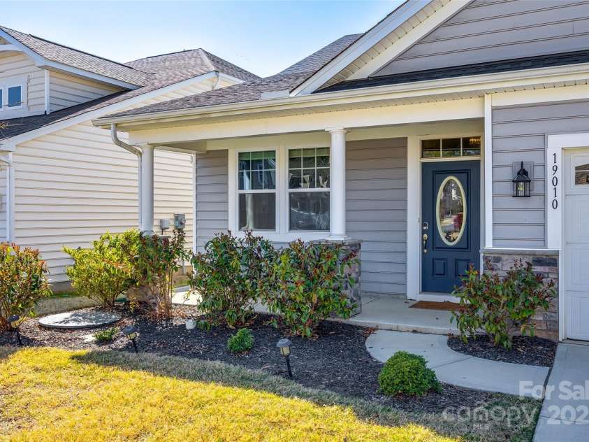19010 Hawk Haven Lane, Charlotte, NC 28278.  MLS# CAR4244442, YatesRealty ID 12233. 