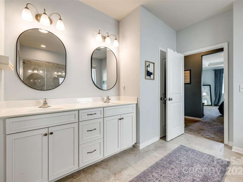 19010 Hawk Haven Lane, Charlotte, NC 28278.  MLS# CAR4244442, YatesRealty ID 12233. 