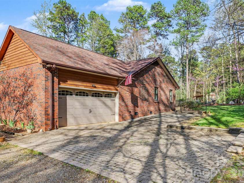 2199 Coddle Creek Highway, Mooresville, NC 28115.  MLS# CAR4359569, YatesRealty ID 12235. 2-Car Garage