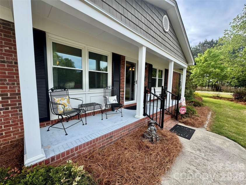 1104 Amigo Drive, Concord, NC 28025.  MLS# CAR4369171, YatesRealty ID 12236. 