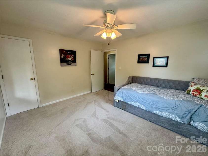 1104 Amigo Drive, Concord, NC 28025.  MLS# CAR4369171, YatesRealty ID 12236. 