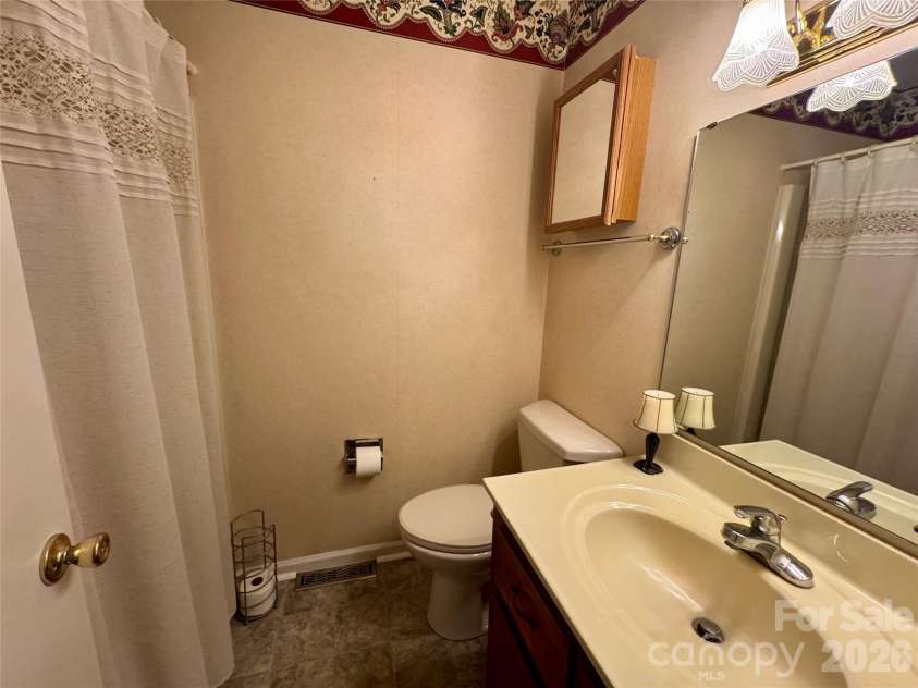 1104 Amigo Drive, Concord, NC 28025.  MLS# CAR4369171, YatesRealty ID 12236. 