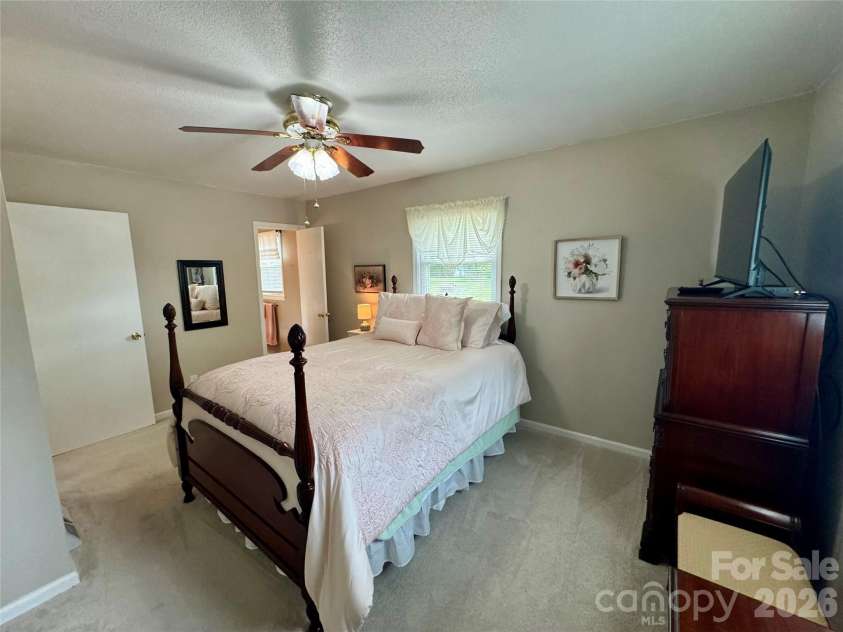 1104 Amigo Drive, Concord, NC 28025.  MLS# CAR4369171, YatesRealty ID 12236. 