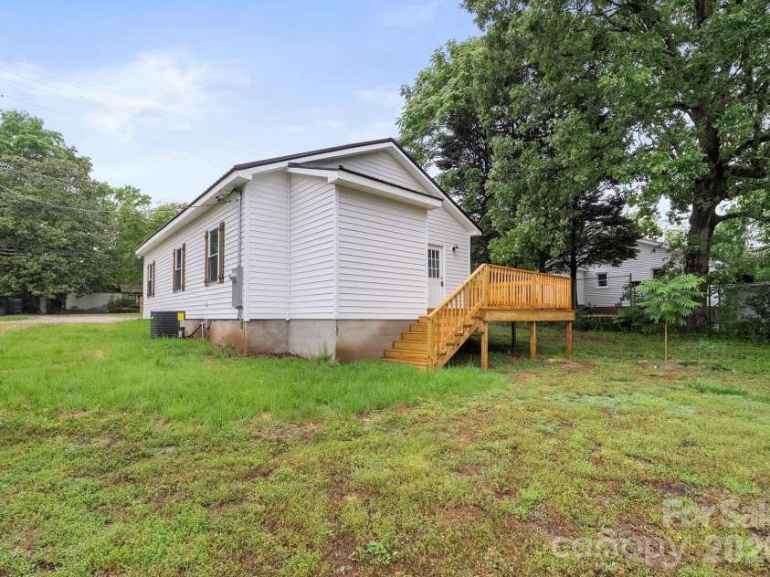 1067 Old Charlotte Road, Concord, NC 28027.  MLS# CAR4241268, YatesRealty ID 12238. 