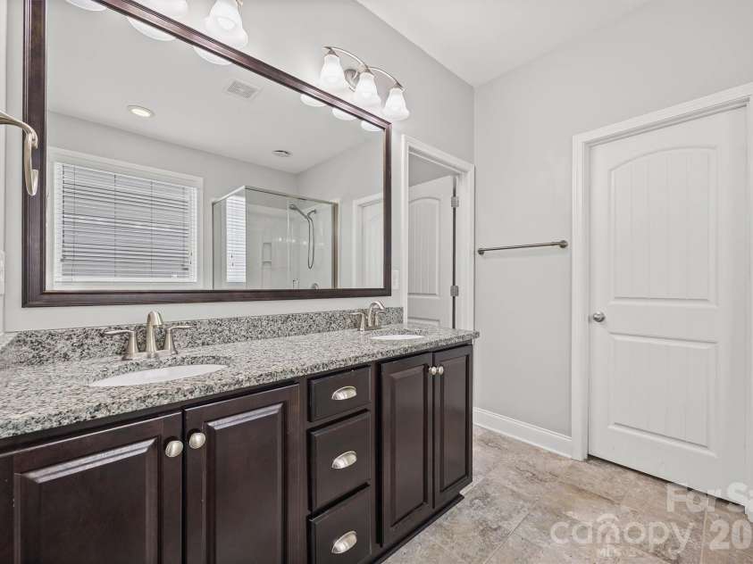 1129 Black Walnut Road, Clover, SC 29710.  MLS# CAR4334116, YatesRealty ID 12238. Primary En-suite