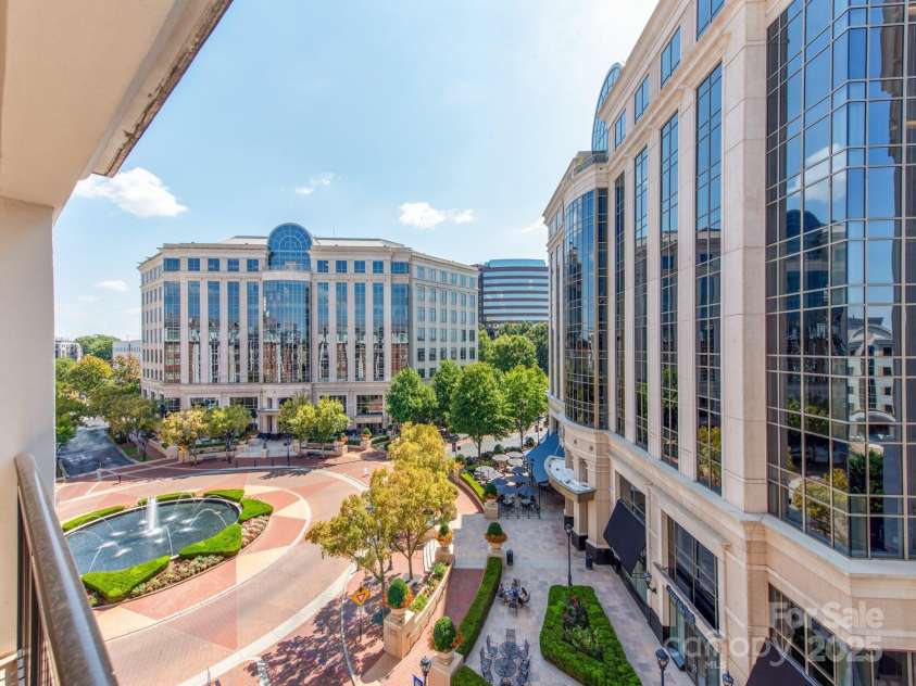 4620 Piedmont Row Drive, Charlotte, NC 28210.  MLS# CAR4300072, YatesRealty ID 1224. Amazing views of the courtyard / fountain.