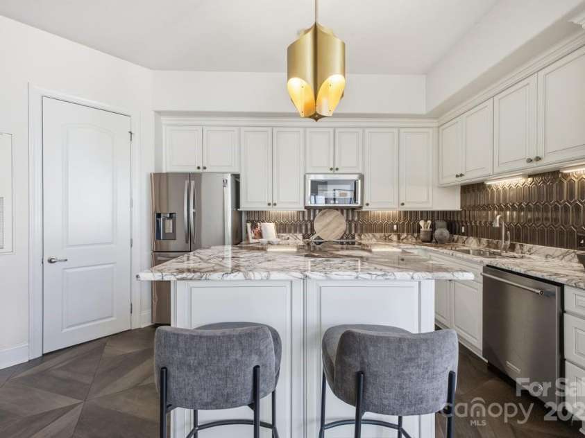 4620 Piedmont Row Drive, Charlotte, NC 28210.  MLS# CAR4312334, YatesRealty ID 1224. 