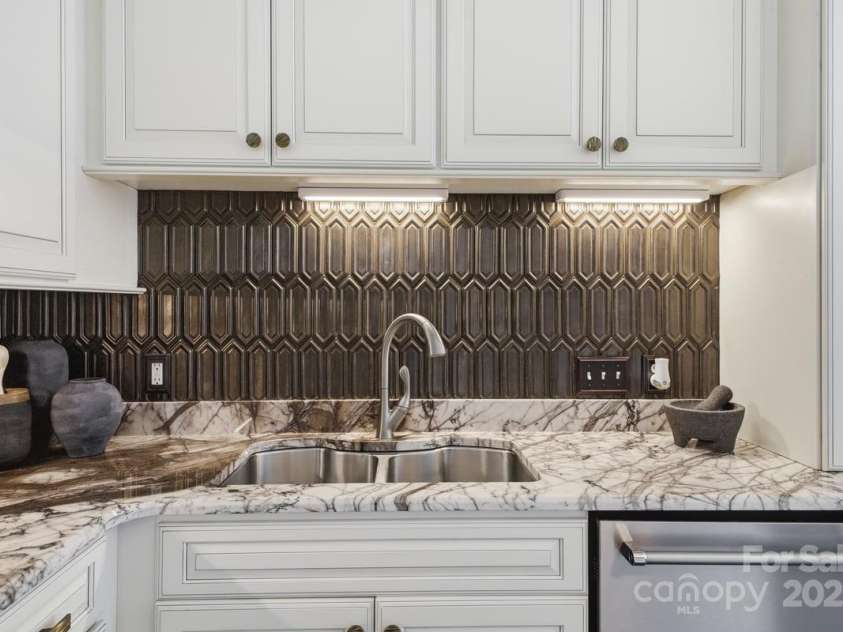 4620 Piedmont Row Drive, Charlotte, NC 28210.  MLS# CAR4312334, YatesRealty ID 1224. 