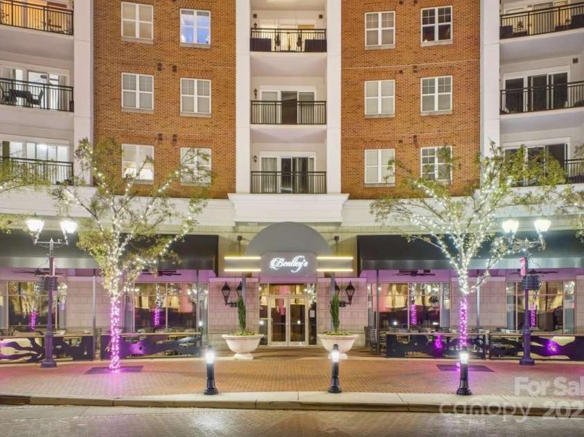 4620 Piedmont Row Drive, Charlotte, NC 28210.  MLS# CAR4312334, YatesRealty ID 1224. 