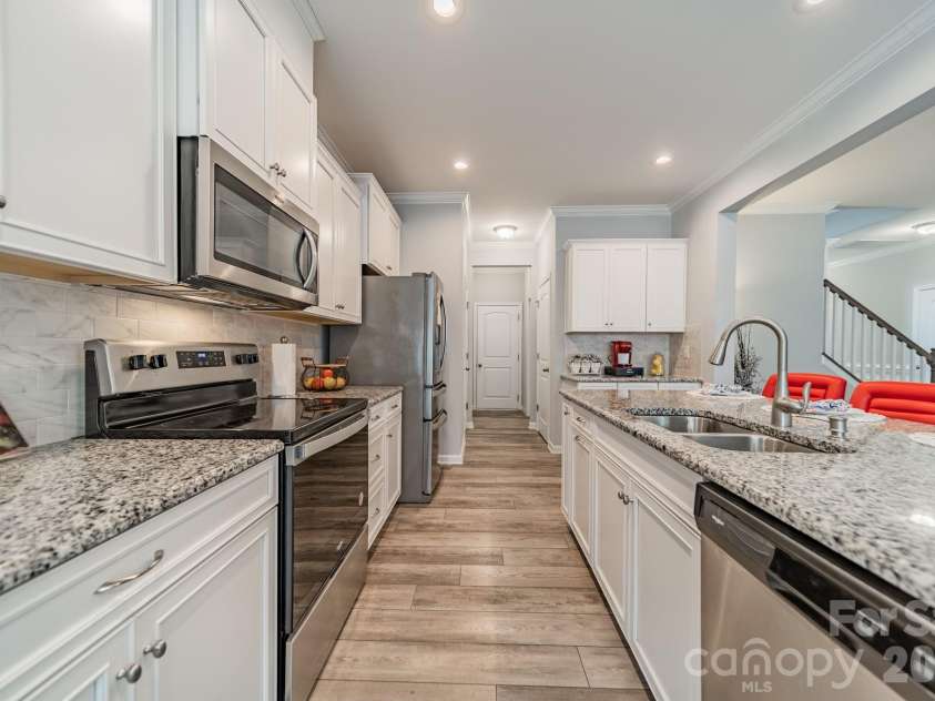 17213 Carolina Hickory Drive, Huntersville, NC 28078.  MLS# CAR4337391, YatesRealty ID 12240. 