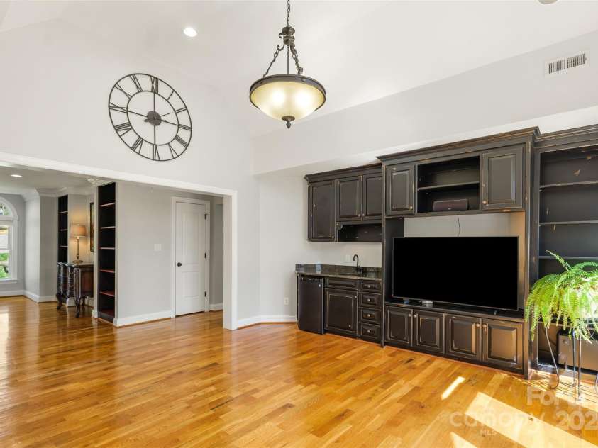 2017 Colorado Court, Lancaster, SC 29720.  MLS# CAR4239549, YatesRealty ID 12240. Built-in wet bar and shelving.