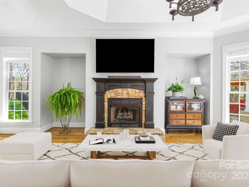 2017 Colorado Court, Lancaster, SC 29720.  MLS# CAR4239549, YatesRealty ID 12240. Family Room VS