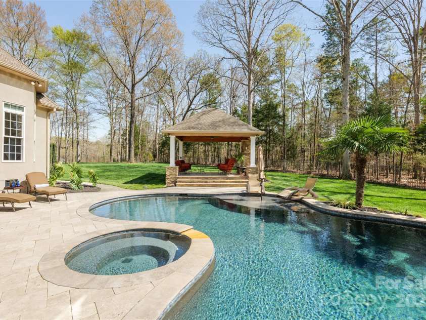 2017 Colorado Court, Lancaster, SC 29720.  MLS# CAR4239549, YatesRealty ID 12240. Pool/hot tub combo