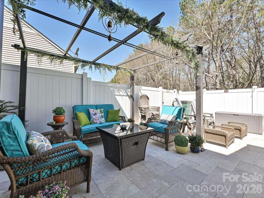 9740 Springholm Drive, Charlotte, NC 28278.  MLS# CAR4356147, YatesRealty ID 12242. 