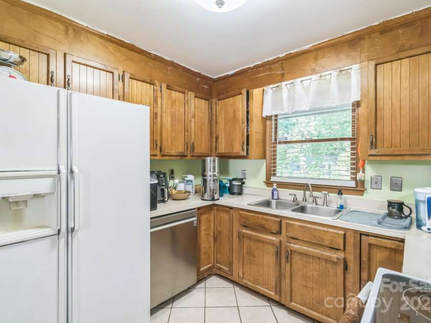 4424 Huntington Drive, Gastonia, NC 28056.  MLS# CAR4256568, YatesRealty ID 12243. 