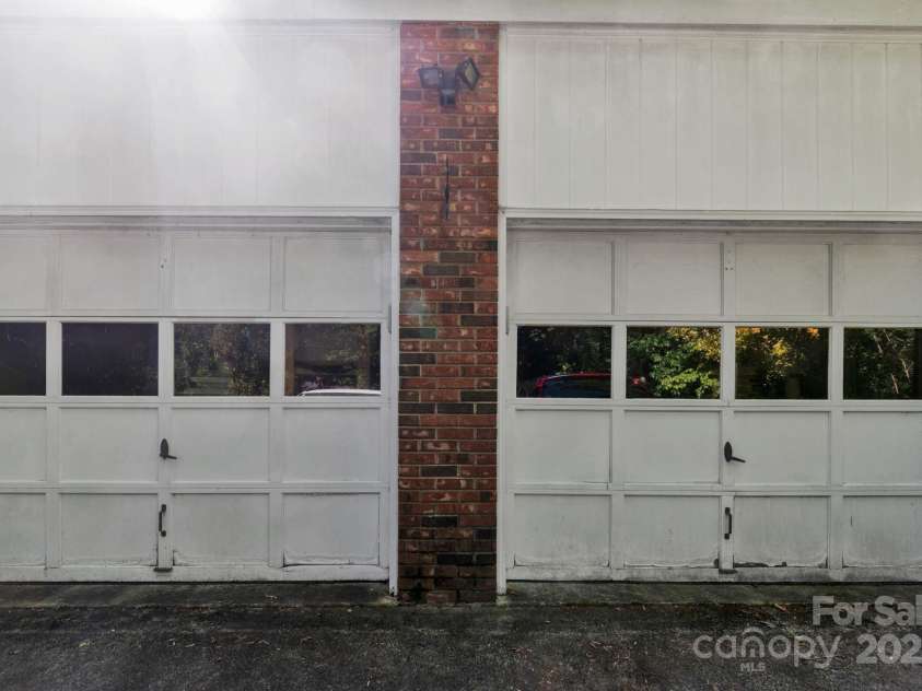 4424 Huntington Drive, Gastonia, NC 28056.  MLS# CAR4256568, YatesRealty ID 12243. 