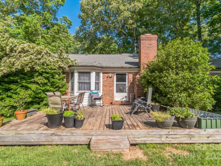 4424 Huntington Drive, Gastonia, NC 28056.  MLS# CAR4256568, YatesRealty ID 12243. 