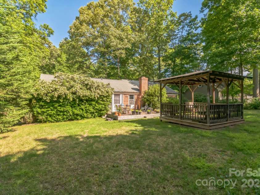 4424 Huntington Drive, Gastonia, NC 28056.  MLS# CAR4256568, YatesRealty ID 12243. 