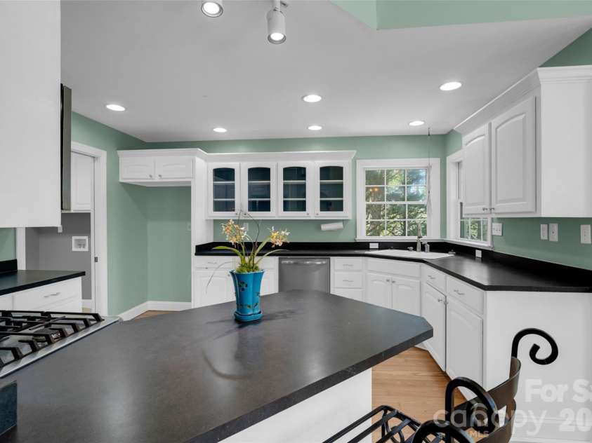 69 Willow Brook Drive, Asheville, NC 28806.  MLS# CAR4369294, YatesRealty ID 12243. 