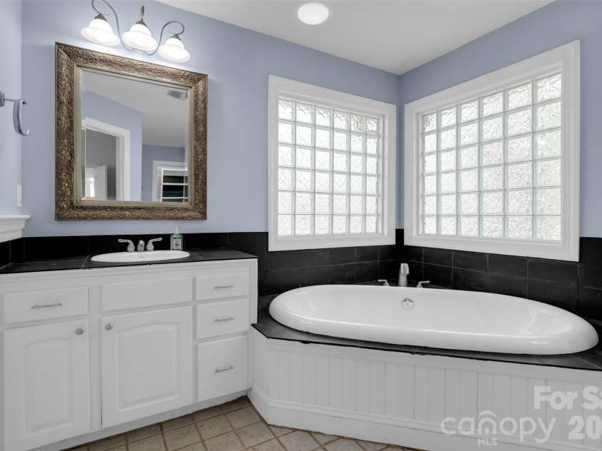 69 Willow Brook Drive, Asheville, NC 28806.  MLS# CAR4369294, YatesRealty ID 12243. 