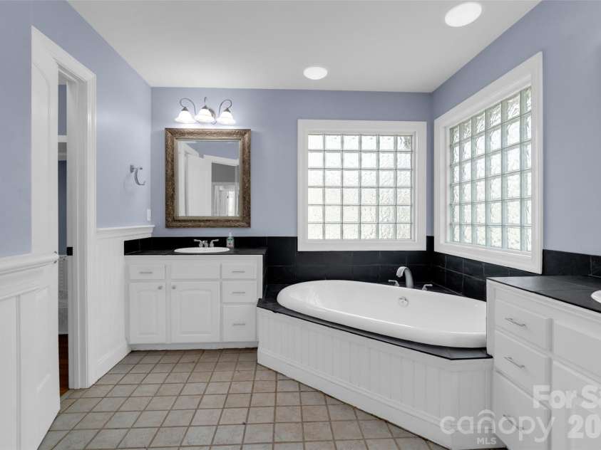 69 Willow Brook Drive, Asheville, NC 28806.  MLS# CAR4369294, YatesRealty ID 12243. 