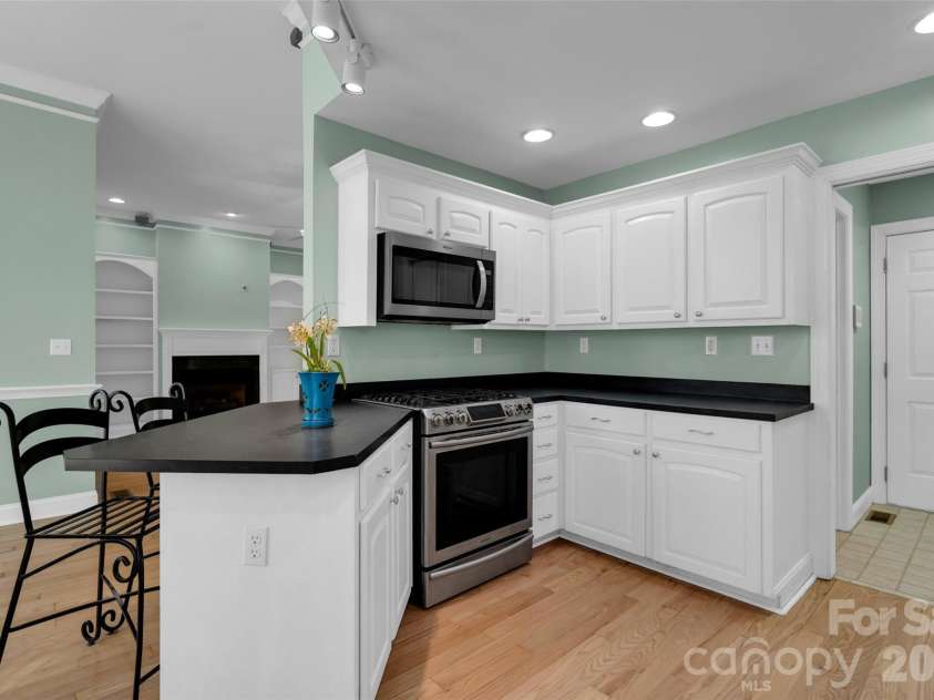 69 Willow Brook Drive, Asheville, NC 28806.  MLS# CAR4369294, YatesRealty ID 12243. 