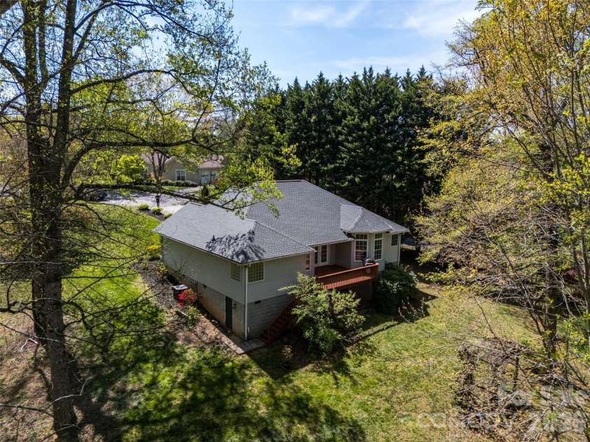 69 Willow Brook Drive, Asheville, NC 28806.  MLS# CAR4369294, YatesRealty ID 12243. 