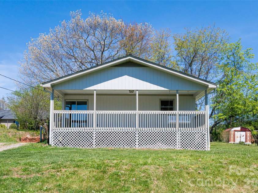 231 View Street, Asheville, NC 28806.  MLS# CAR4365153, YatesRealty ID 12244. 