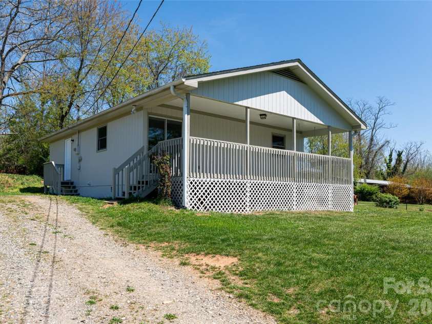 231 View Street, Asheville, NC 28806.  MLS# CAR4365153, YatesRealty ID 12244. 