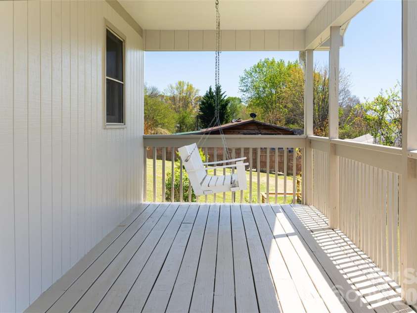 231 View Street, Asheville, NC 28806.  MLS# CAR4365153, YatesRealty ID 12244. 