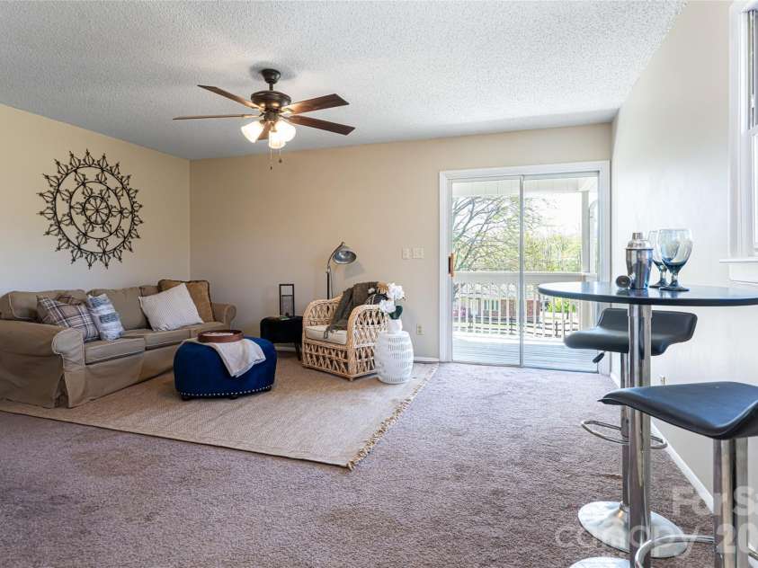 231 View Street, Asheville, NC 28806.  MLS# CAR4365153, YatesRealty ID 12244. 