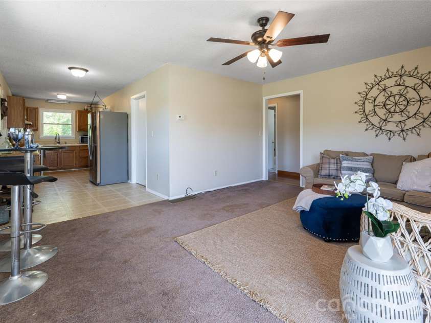 231 View Street, Asheville, NC 28806.  MLS# CAR4365153, YatesRealty ID 12244. 