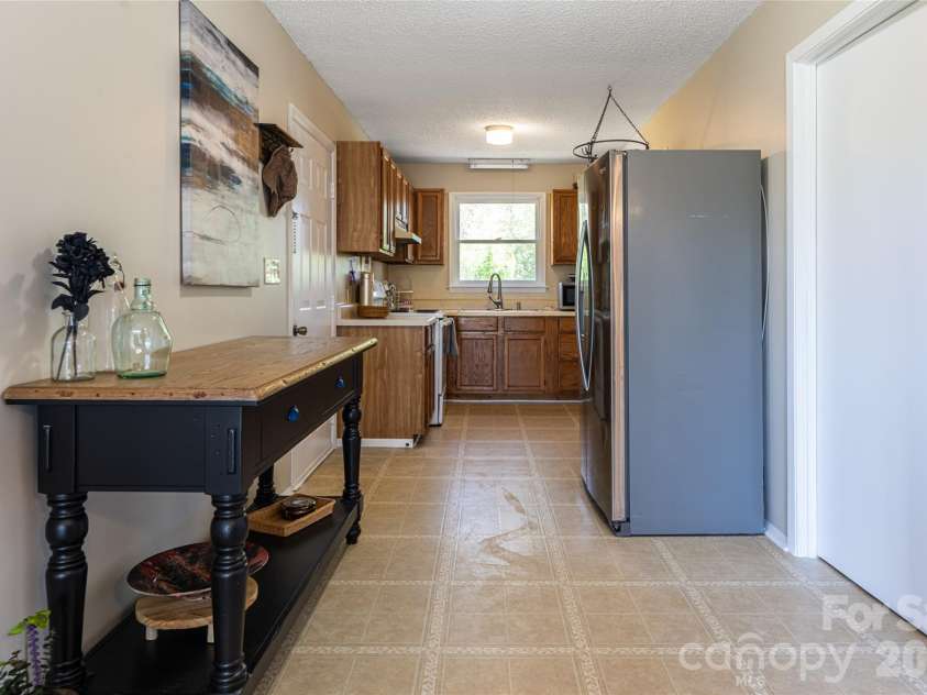 231 View Street, Asheville, NC 28806.  MLS# CAR4365153, YatesRealty ID 12244. 