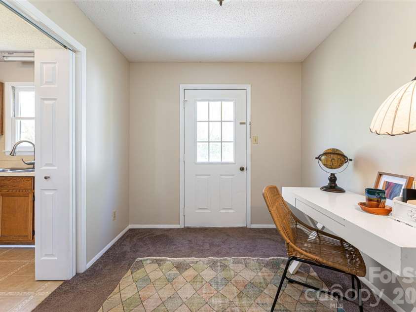 231 View Street, Asheville, NC 28806.  MLS# CAR4365153, YatesRealty ID 12244. 