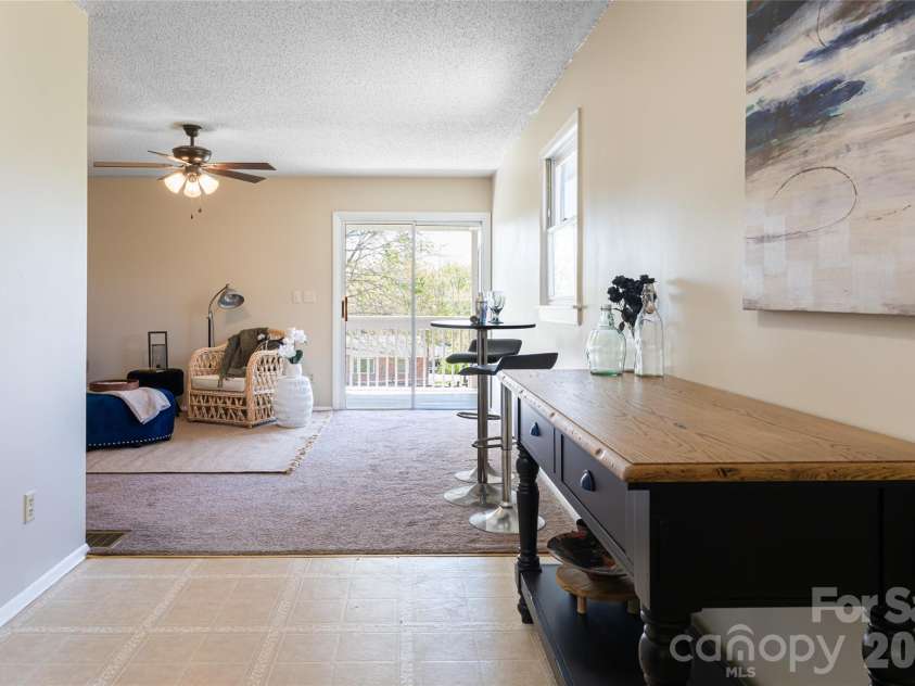 231 View Street, Asheville, NC 28806.  MLS# CAR4365153, YatesRealty ID 12244. 