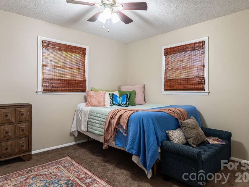 231 View Street, Asheville, NC 28806.  MLS# CAR4365153, YatesRealty ID 12244. 
