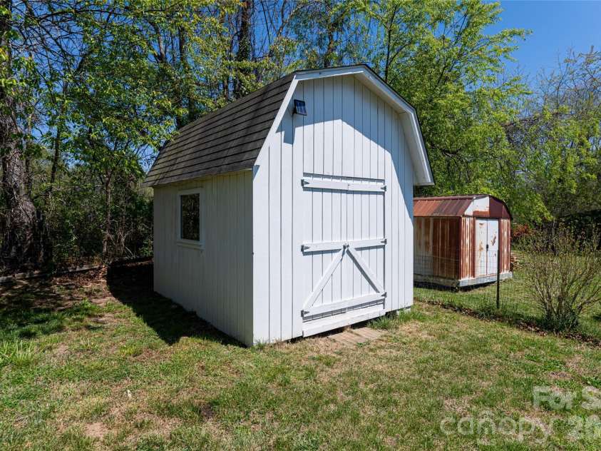 231 View Street, Asheville, NC 28806.  MLS# CAR4365153, YatesRealty ID 12244. 