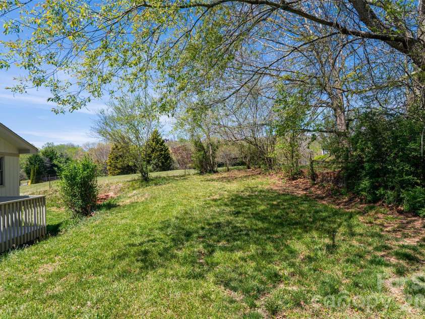 231 View Street, Asheville, NC 28806.  MLS# CAR4365153, YatesRealty ID 12244. 