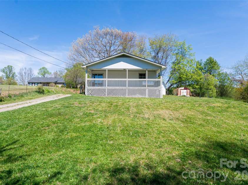 231 View Street, Asheville, NC 28806.  MLS# CAR4365153, YatesRealty ID 12244. 