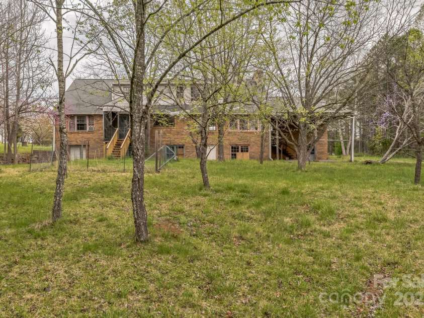 2705 Robinson Road, Newton, NC 28658.  MLS# CAR4241832, YatesRealty ID 12244. 