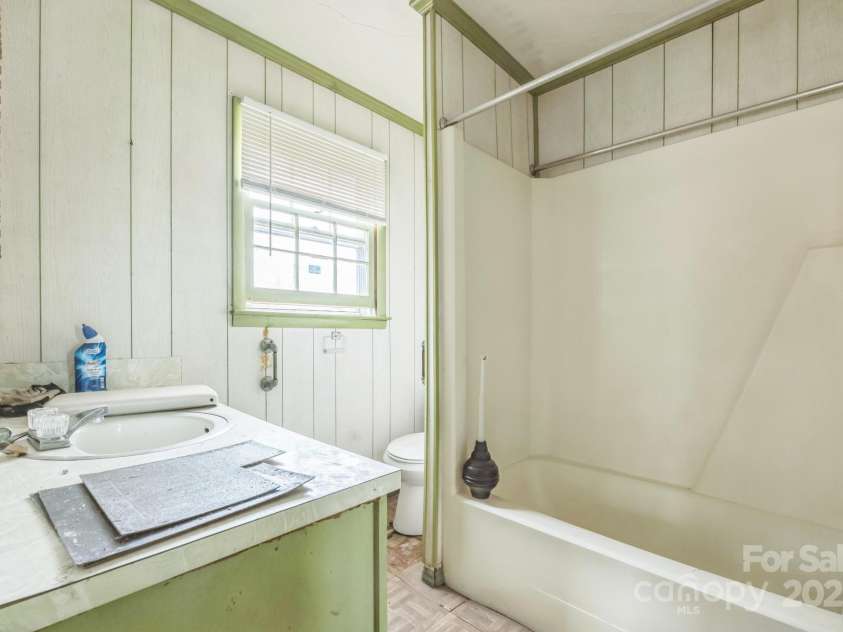 2705 Robinson Road, Newton, NC 28658.  MLS# CAR4241832, YatesRealty ID 12244. 