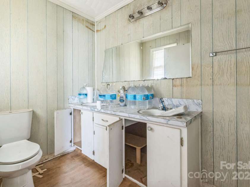 2705 Robinson Road, Newton, NC 28658.  MLS# CAR4241832, YatesRealty ID 12244. 