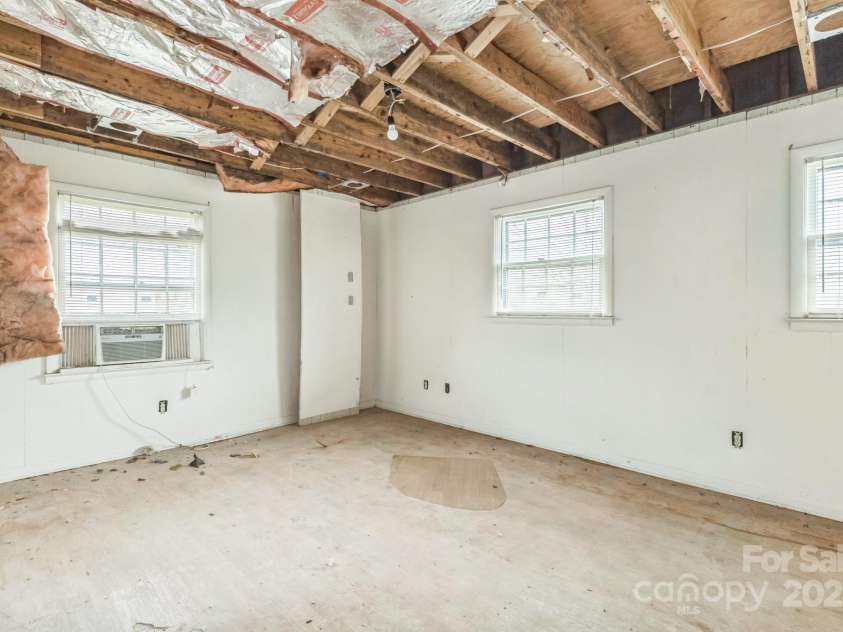 2705 Robinson Road, Newton, NC 28658.  MLS# CAR4241832, YatesRealty ID 12244. 