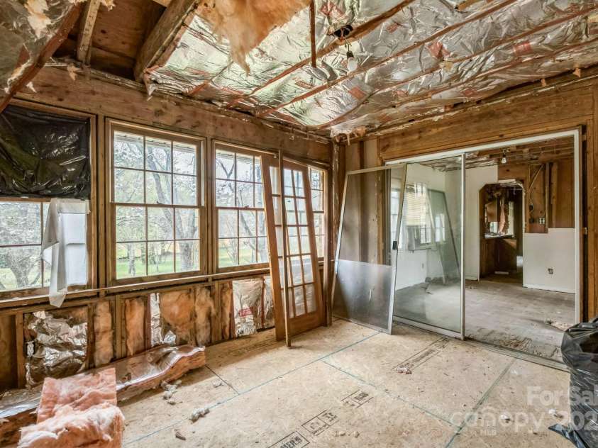 2705 Robinson Road, Newton, NC 28658.  MLS# CAR4241832, YatesRealty ID 12244. 