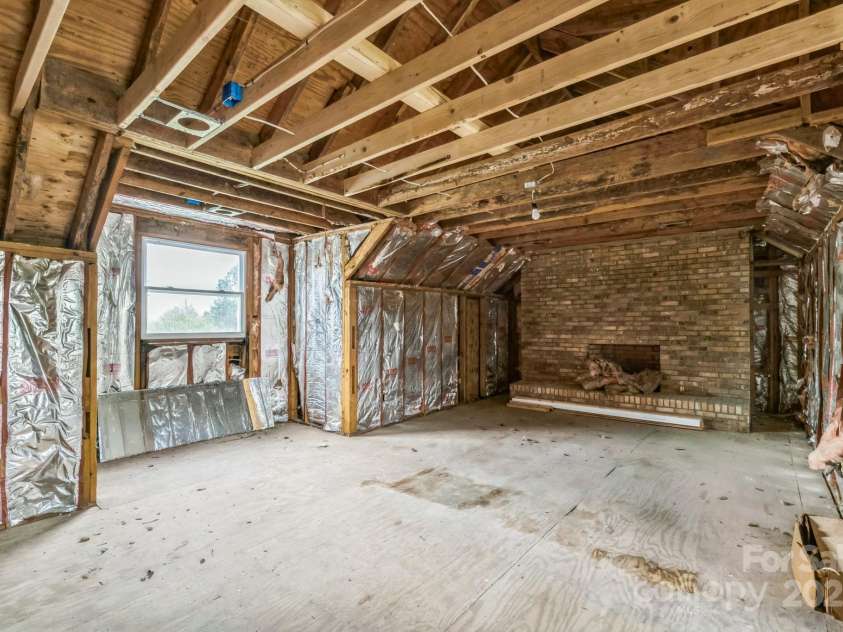 2705 Robinson Road, Newton, NC 28658.  MLS# CAR4241832, YatesRealty ID 12244. 