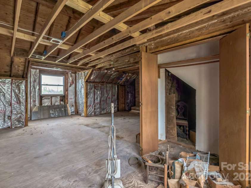 2705 Robinson Road, Newton, NC 28658.  MLS# CAR4241832, YatesRealty ID 12244. 