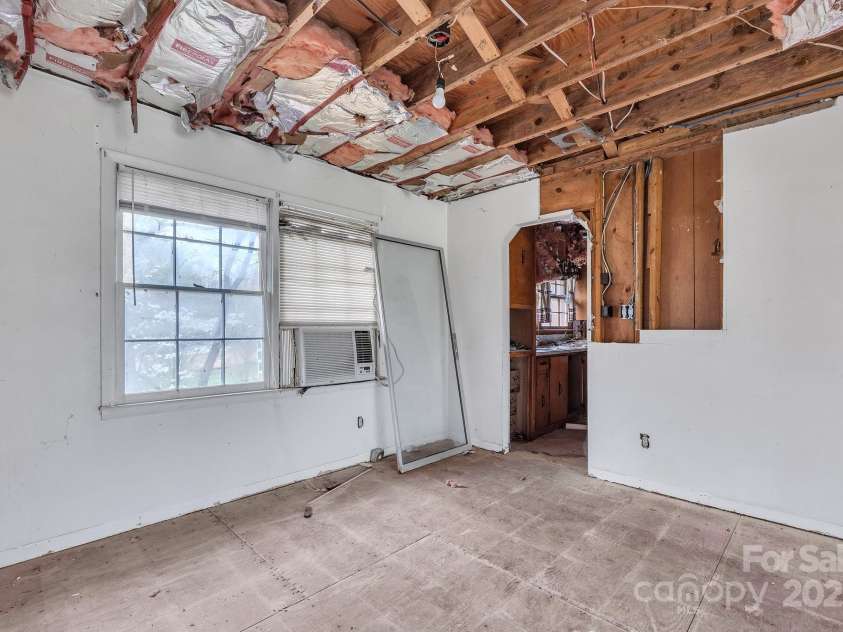 2705 Robinson Road, Newton, NC 28658.  MLS# CAR4241832, YatesRealty ID 12244. 