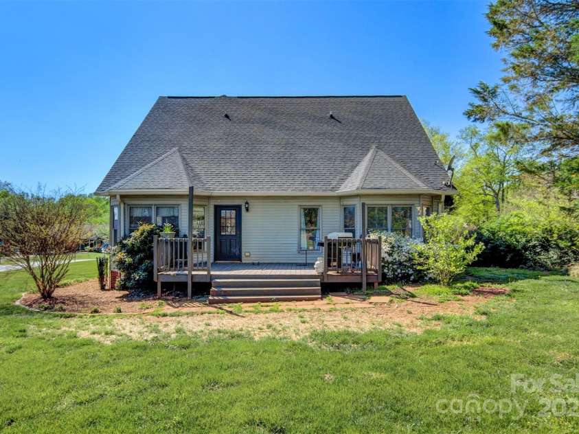 1050 Merrywood Drive, Newton, NC 28658.  MLS# CAR4244811, YatesRealty ID 12245. 