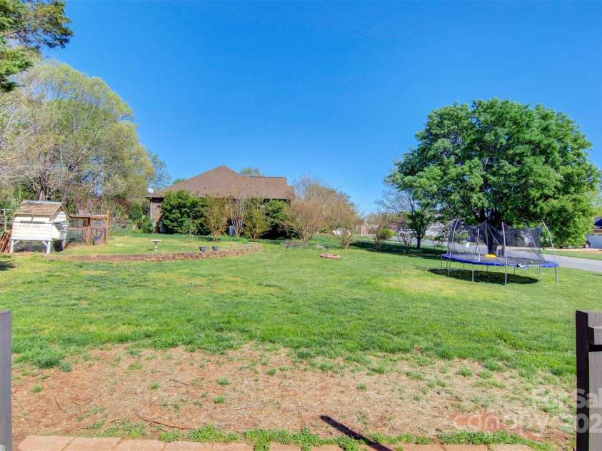 1050 Merrywood Drive, Newton, NC 28658.  MLS# CAR4244811, YatesRealty ID 12245. 