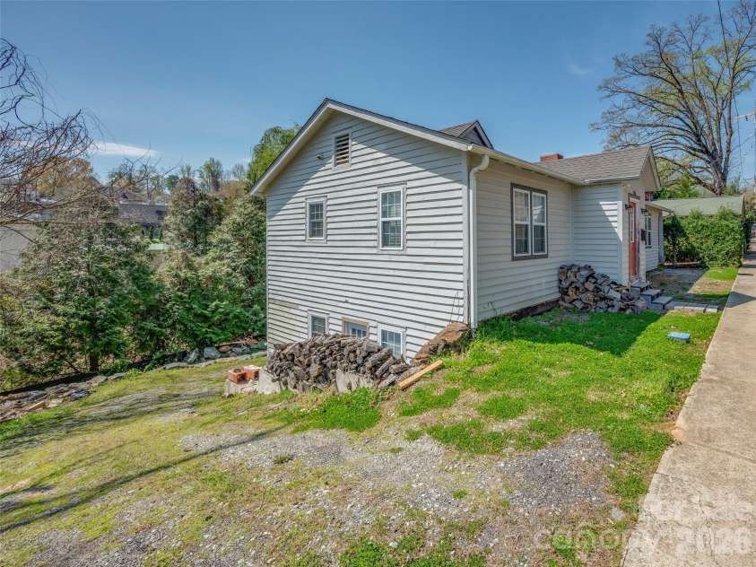 120 Howard Street, Tryon, NC 28782.  MLS# CAR4362646, YatesRealty ID 12246. 